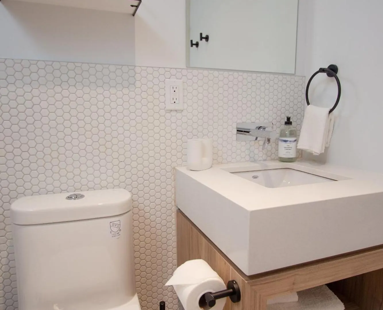 Apartment Studio #11 - Self Check-In - Plateau - St-Denis Montreal